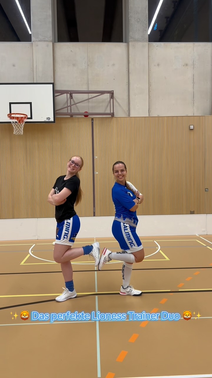 ✨💙🤍Das perfekte Lioness Trainer Duo🤍💙✨
#floorballzurichlioness #unihockey #trainerinnen #coaches #saison2627